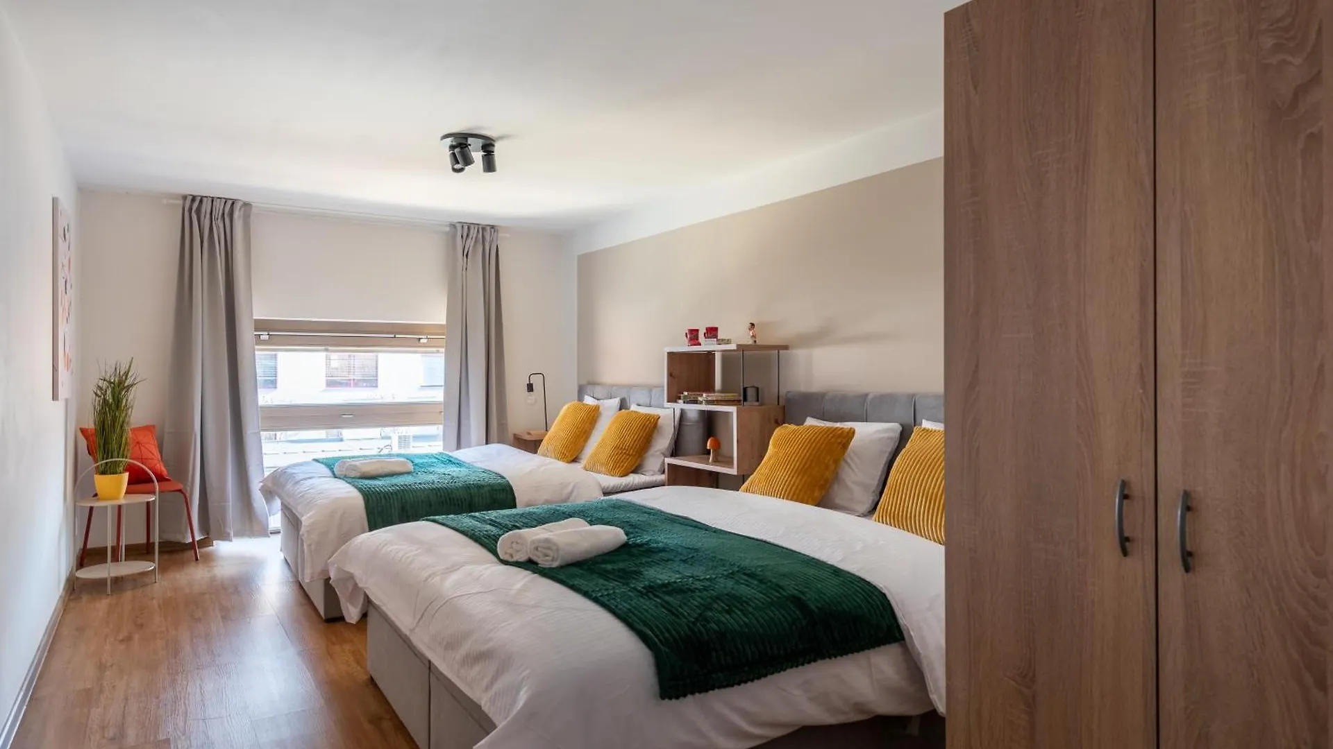 Deluxe Apartments With Balcony Near Center Prague