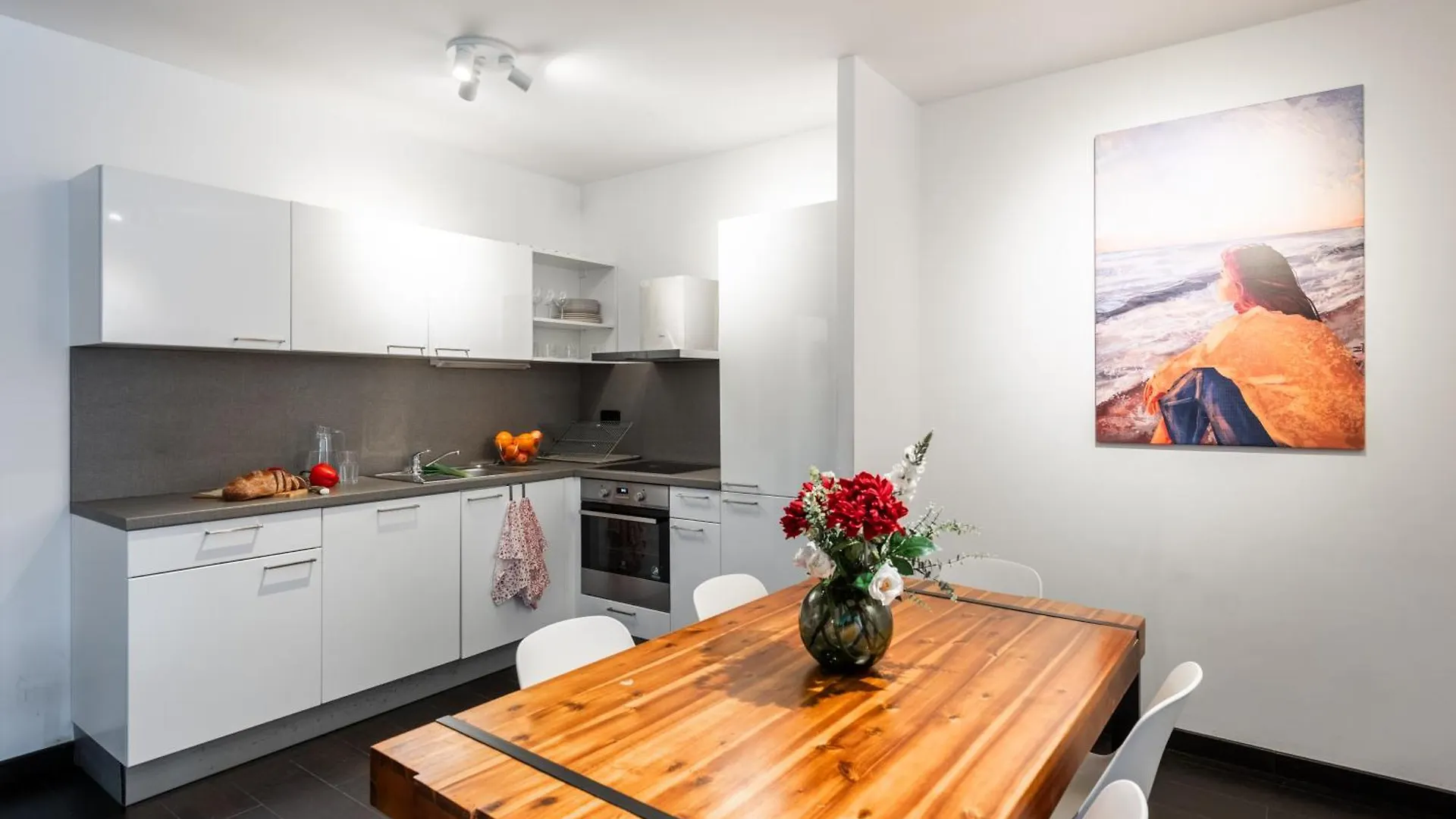 Deluxe Apartments With Balcony Near Center Prague