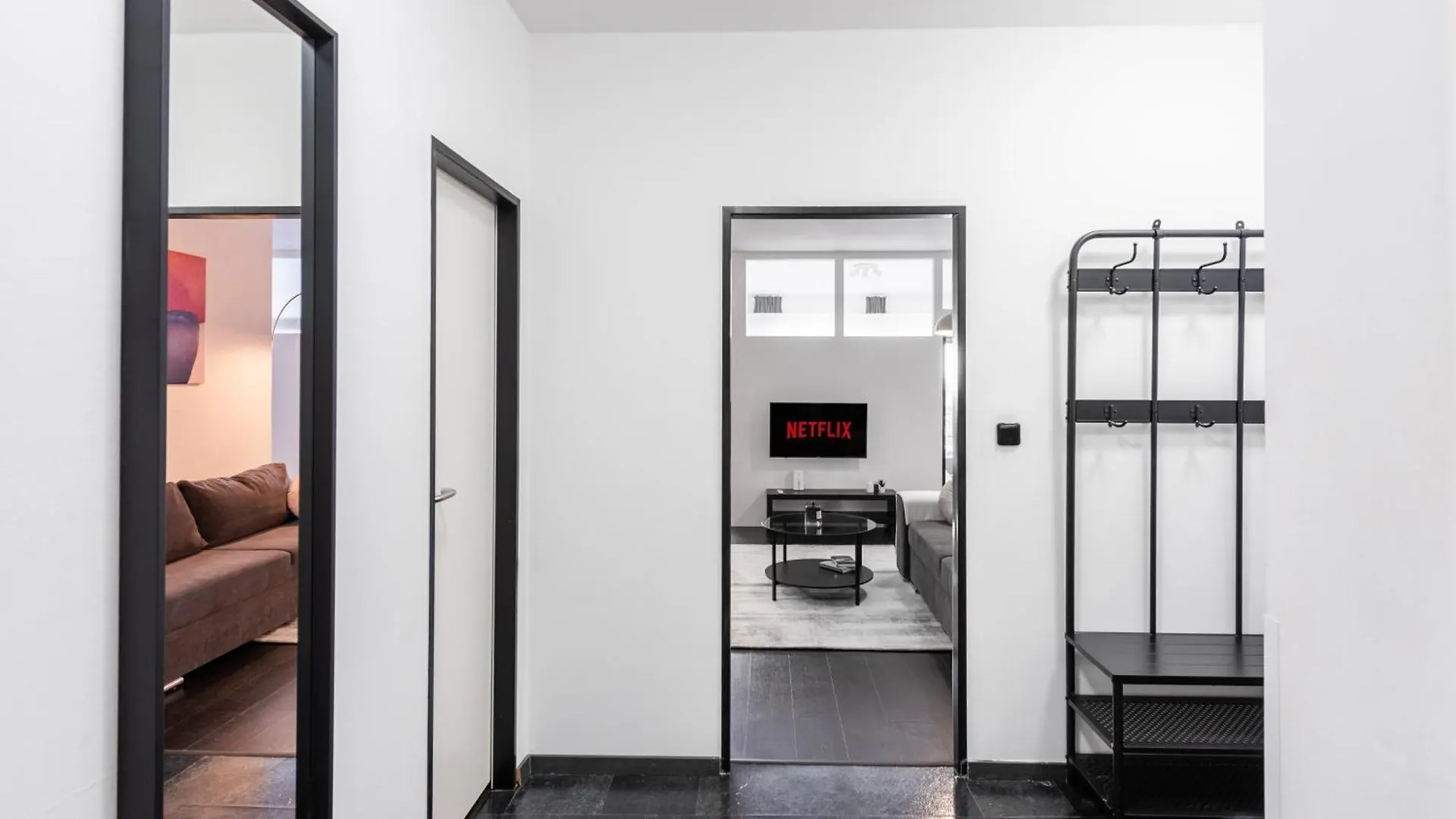 Deluxe Apartments With Balcony Near Center Prague