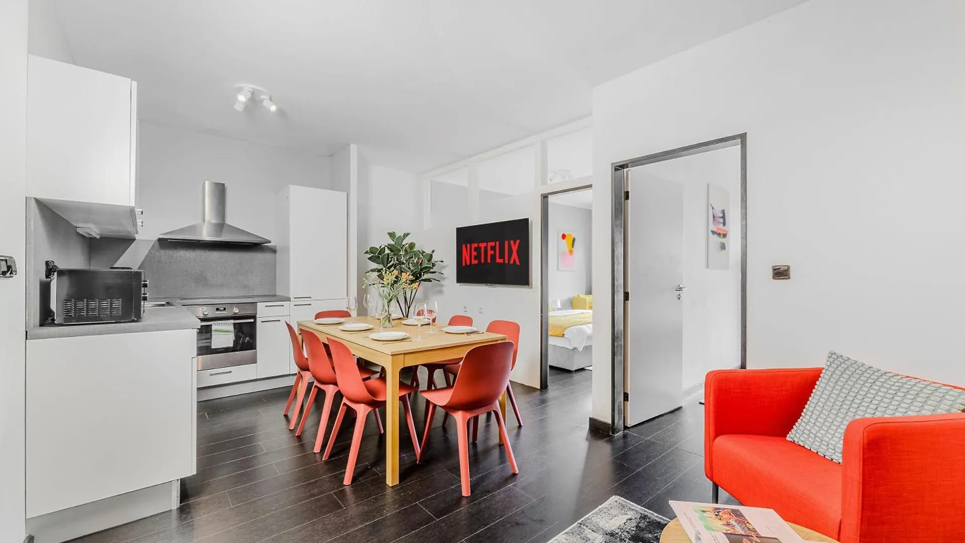 Deluxe Apartments With Balcony Near Center Prague