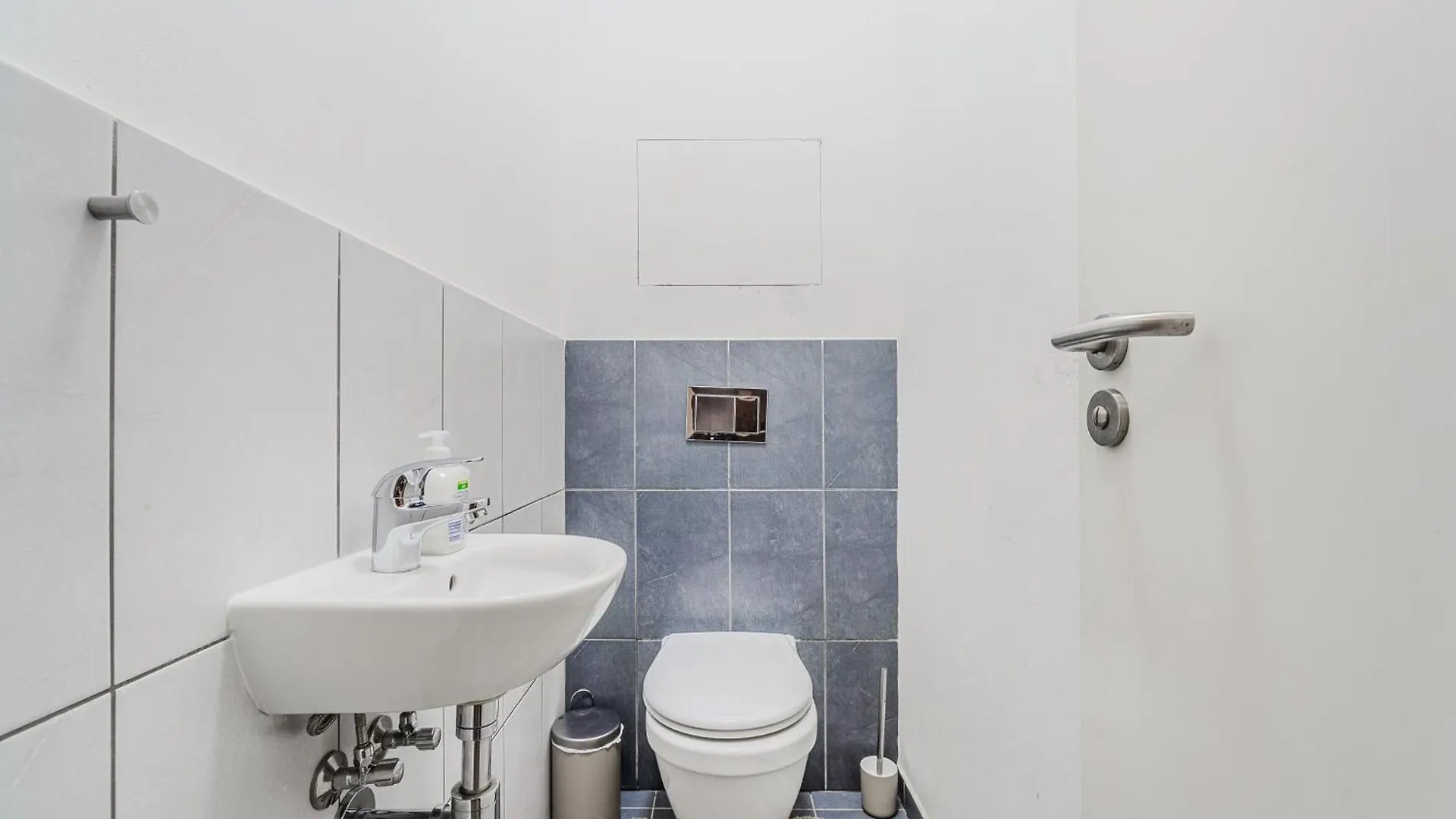 Deluxe Apartments With Balcony Near Center Prague