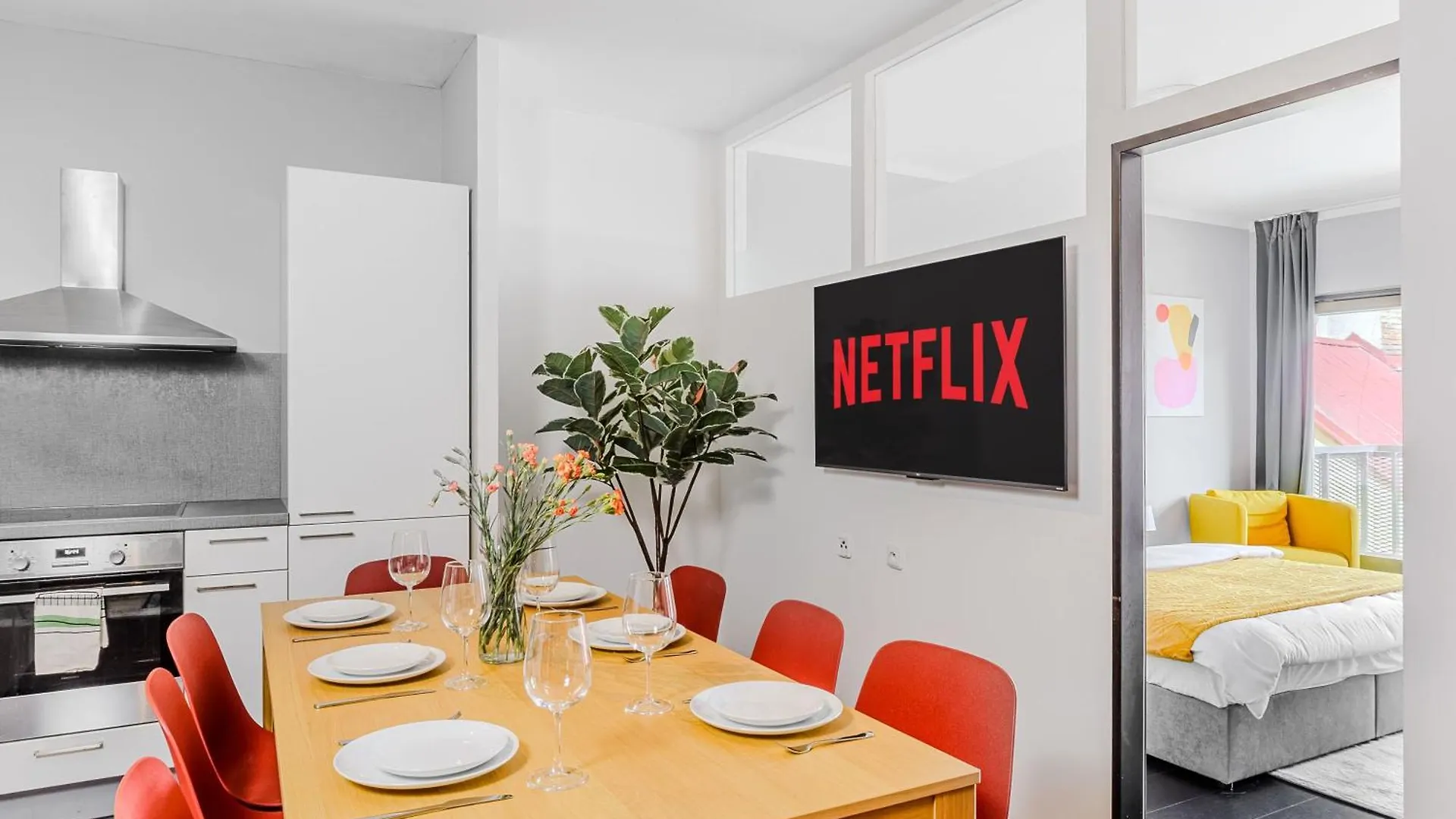 Deluxe Apartments With Balcony Near Center Prague