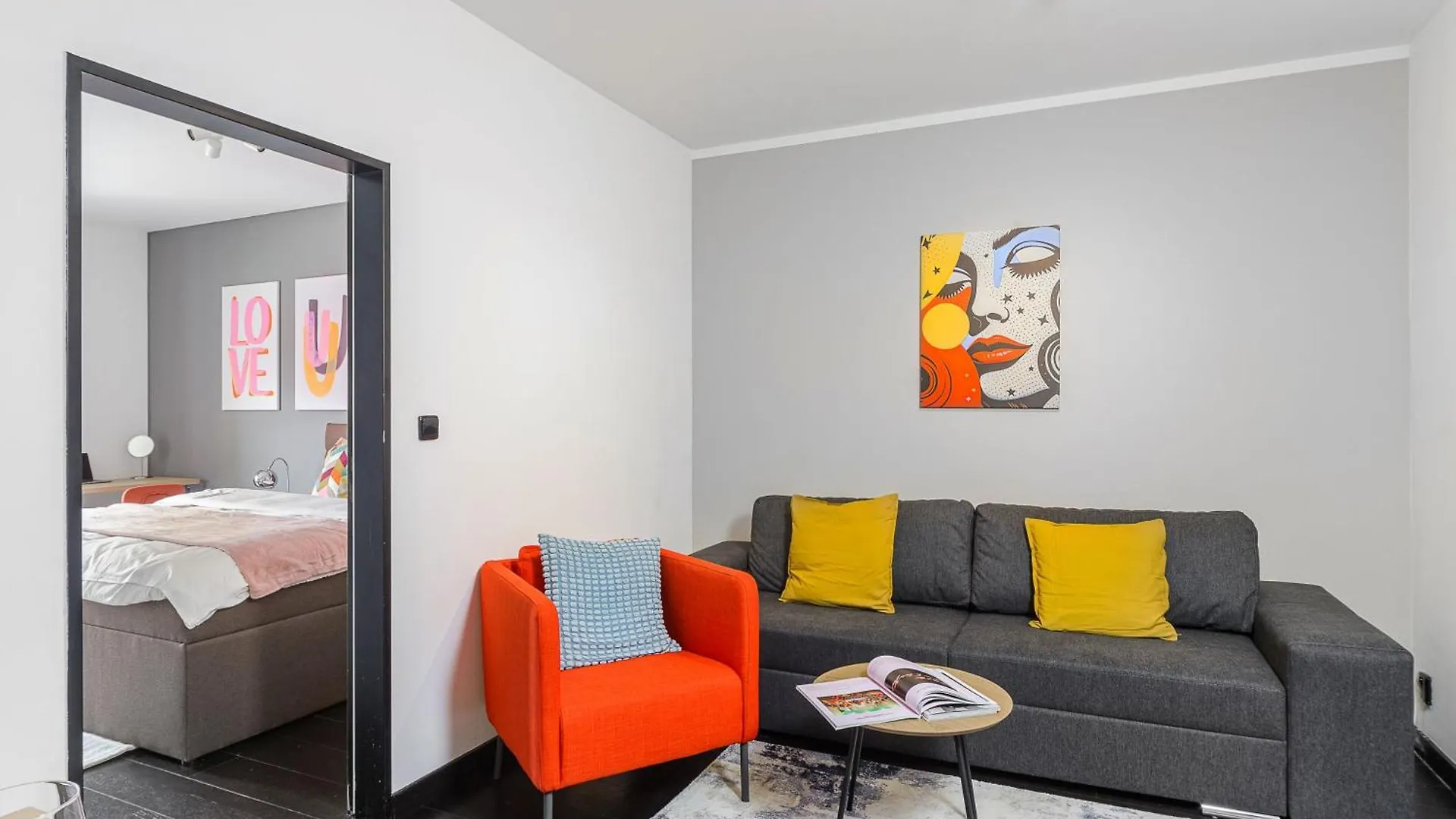 Deluxe Apartments With Balcony Near Center Prague
