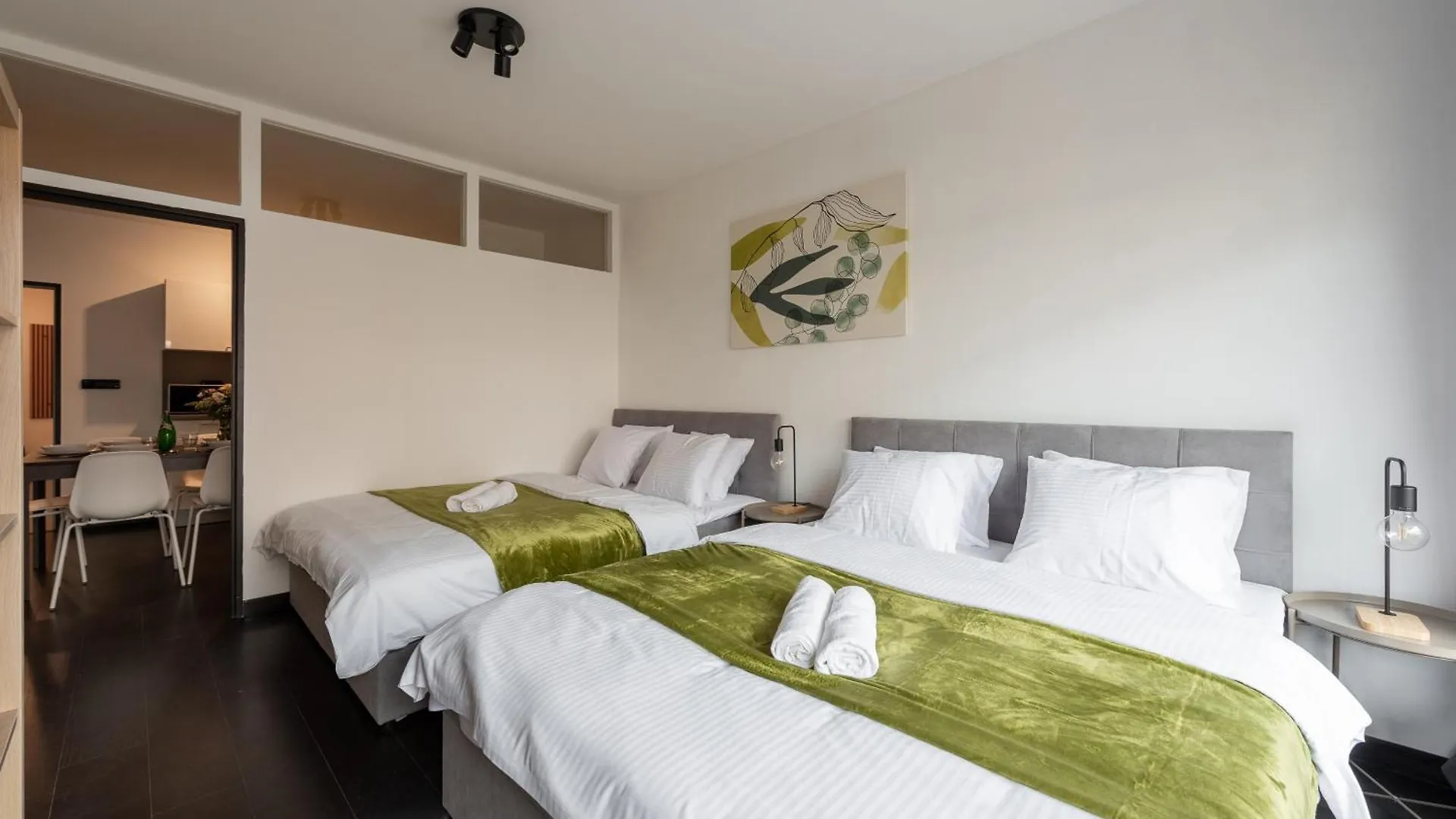 Deluxe Apartments With Balcony Near Center Prague 0*,